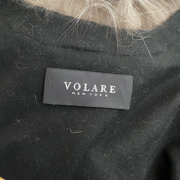 VOLARE New York Cashmere Black Shall with Fox Fur Trim - Picture 10 of 12